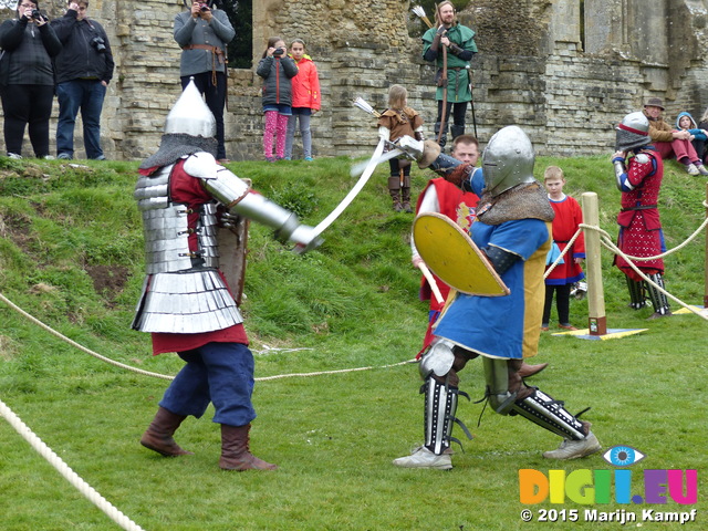 FZ012915 Knights fighting at Glastonbury Abbey